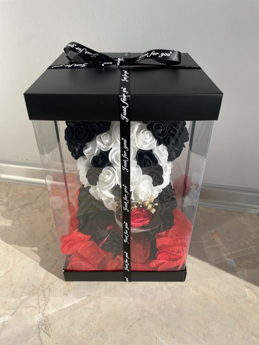 Подарък за момиче/жена-мече от рози