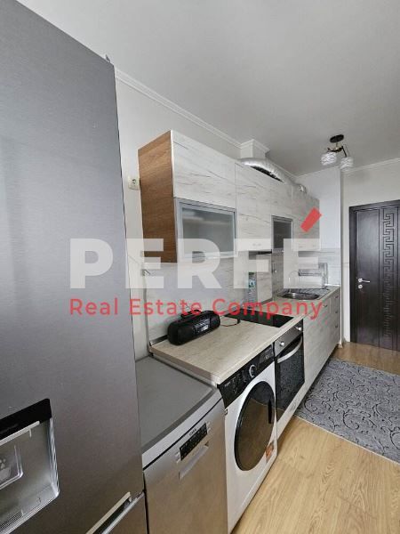 Дава се под наем Двустаен апартамент в Бургас, Изгрев - 65 кв.м за 510 € - Снимка #3