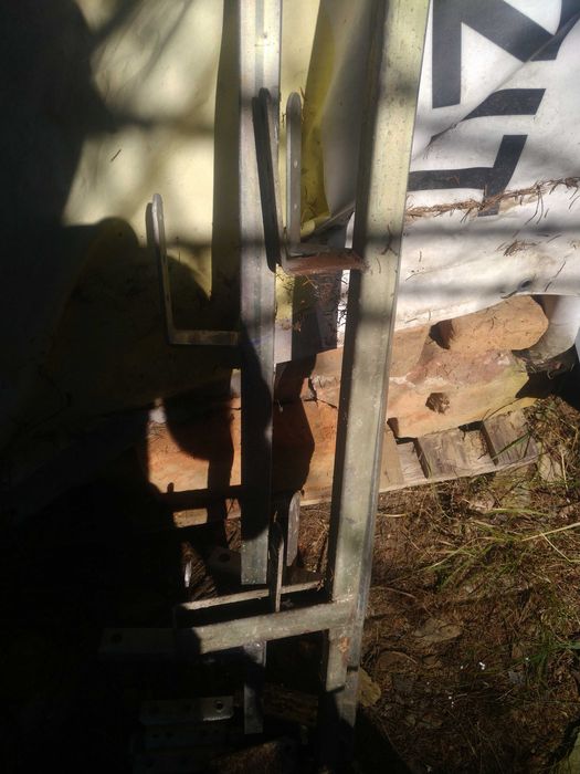 Parapeți provizorii