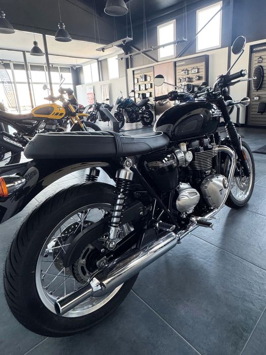 Lichidare Motocicleta Triumph Bonneville T120 2025 | Rate | Leasing