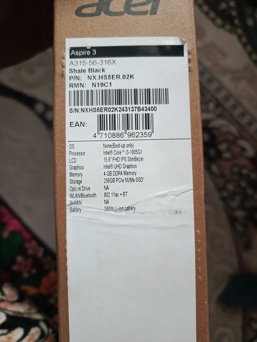 Noutebuk srochna sotiladi deyarli ishlanmagan