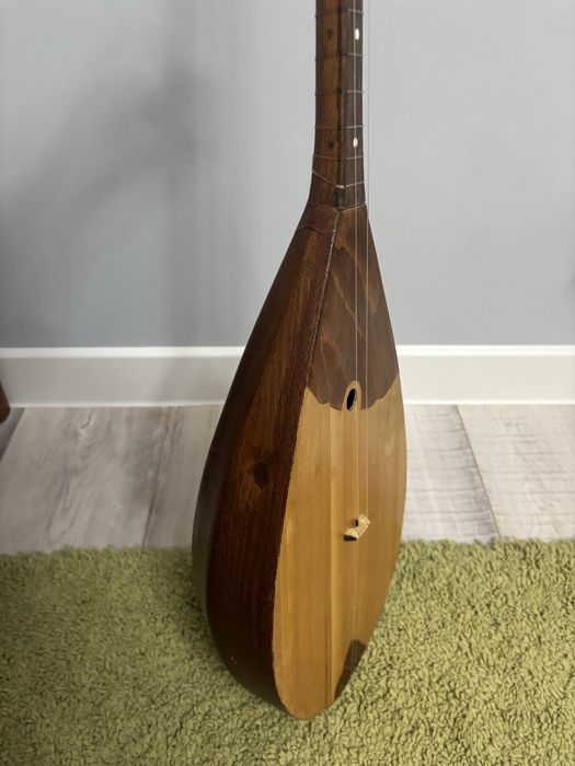 Казахская домбра