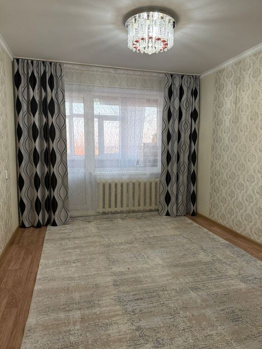 Продам 4 комнатную квартиру