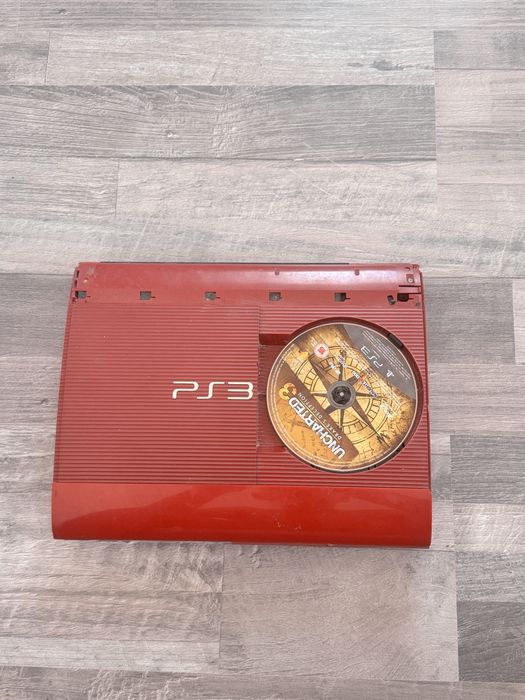 Продавам 2 PS3 slim