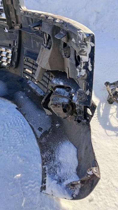 Бампер А, 8. Д3.  в хорошем состоянии