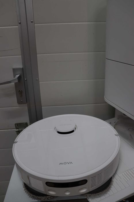 Прахосмукачка робот Mova E30 Ultra, моп, автоматично изпразване, App