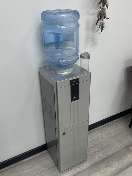 кулер с бутылями