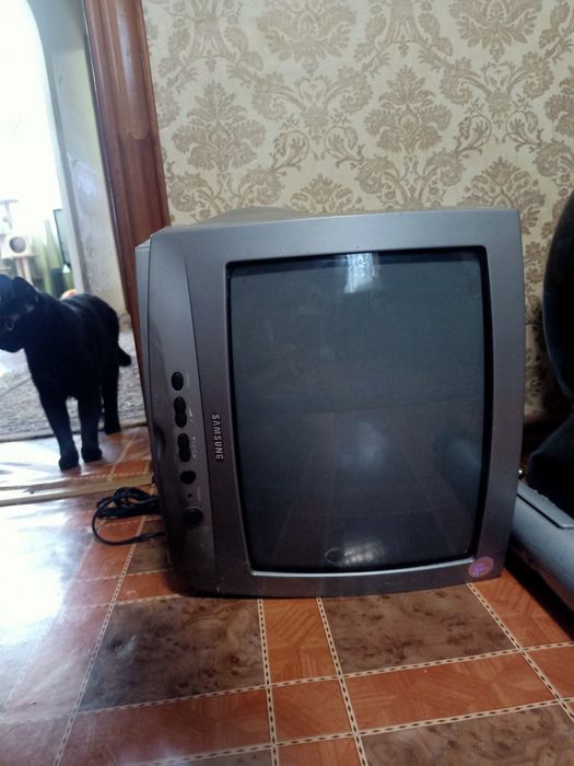 Продам телевизор SAMSUNG