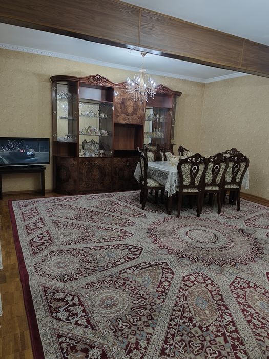 Продаётся 4 комнатная кв Французская постройка (м/в 40-пабеда кв-1 )