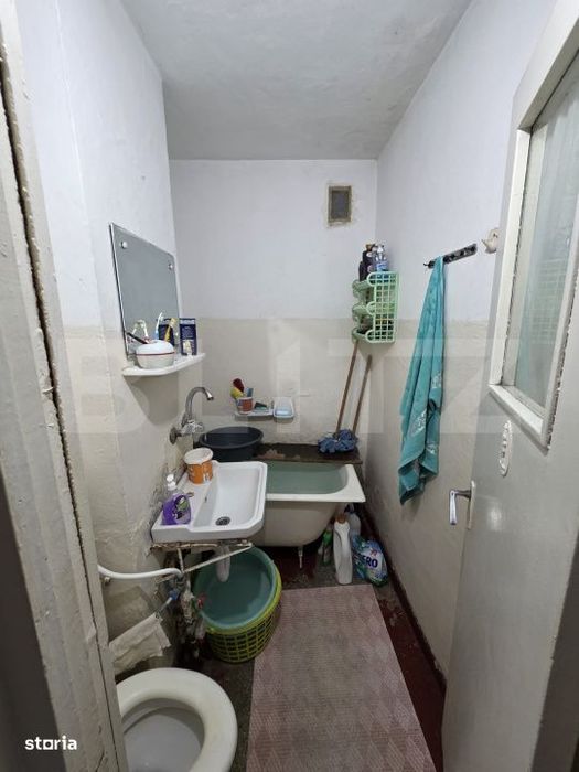 Apartament 3 camere, semidecomandat, 47 mp, zona M40