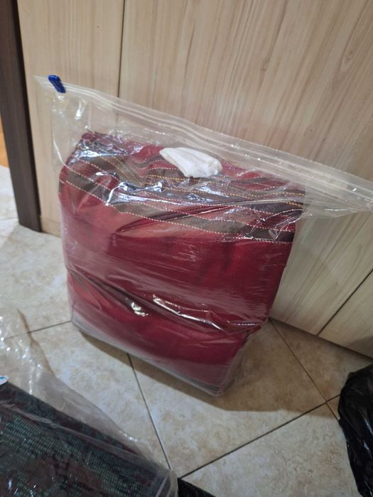 Продавам черги и  1 килим  нови