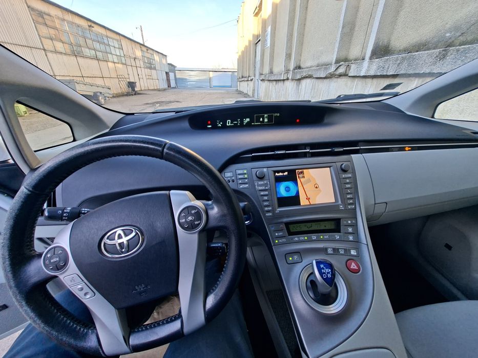 *Toyota Prius Hybrid 2013 • Automat • 244.000 km • Foarte economică