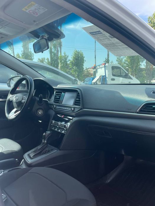 Hyundai Elantra 2020 yil