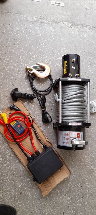 Лебедка электрическая для эвакуаторов  LBS 15000/ 17000/12v