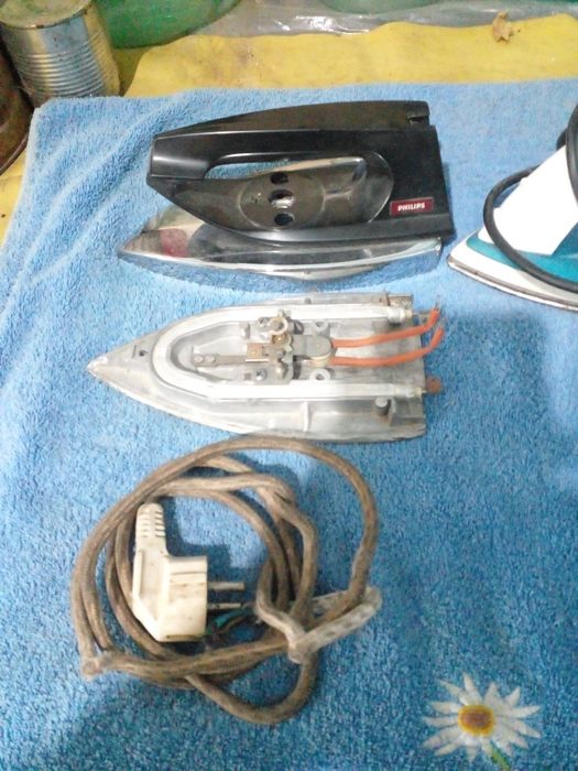 Продаю Утюги б/у