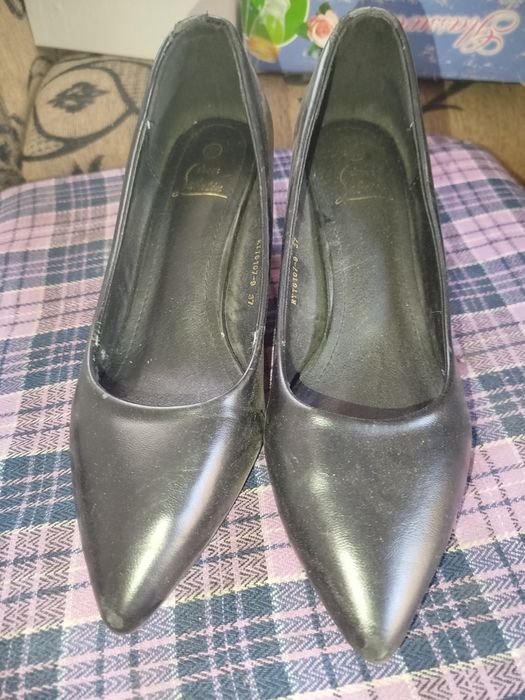 Туфли 37 размер за 25000 сум