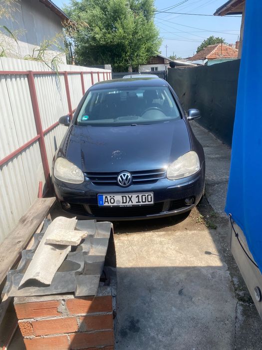Se vinde vw golf 5