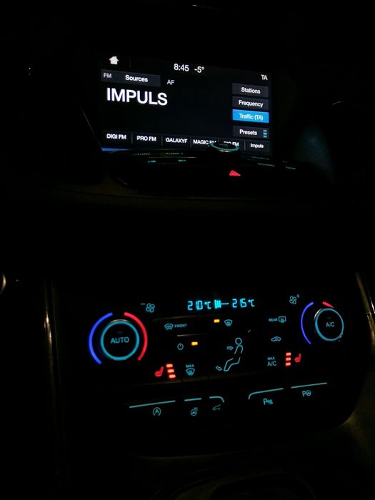 Vând Ford Kuga 2.0 180 CP