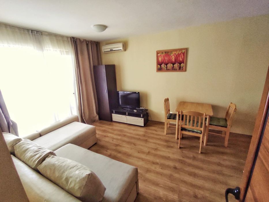 Продава се Двустаен апартамент в к.к. Слънчев бряг - 64 кв.м за 1047 €/кв.м - Снимка #2