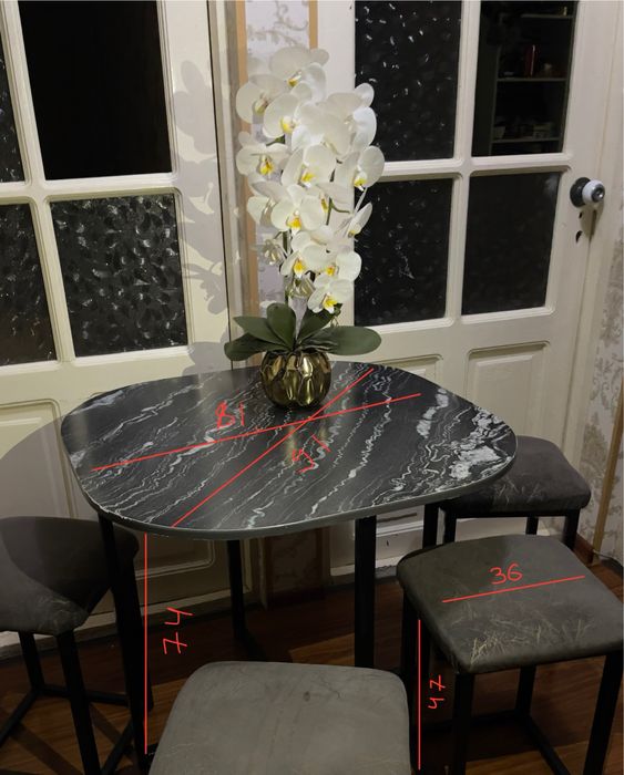 Stol 4 taburetkasi bilan sotiladi. Pochti yengi