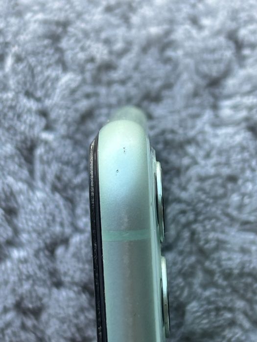 Iphone 11 green.