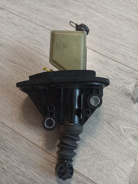 Pompă ambreiaj cod 306103690R Renault Megane 4 an 2021