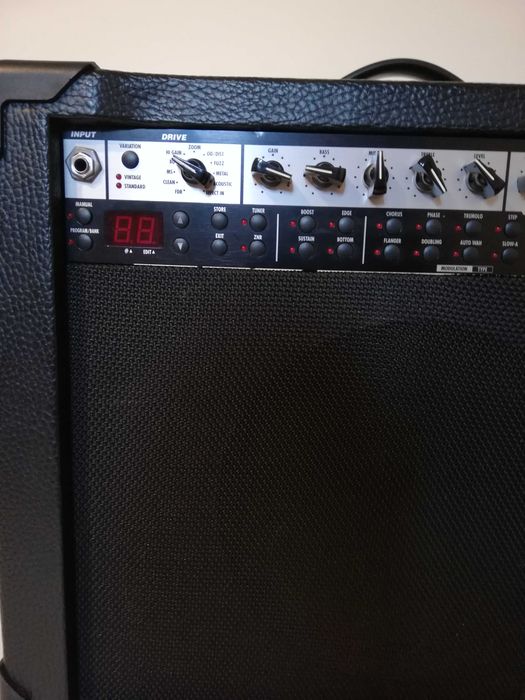 Amplificator  ZOOM Fire 30 - 30 W pentru Chitara Electrica - Impecabil