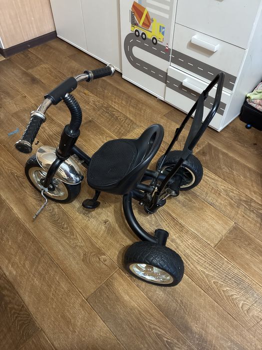 Продам велосипед трехколесный