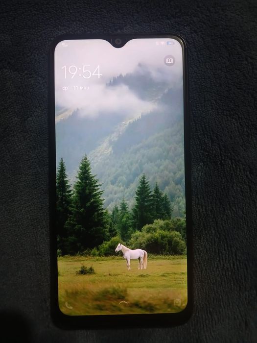 Продам телефон срочно