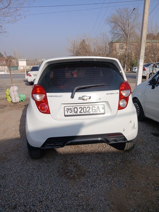 Shevrole spark sotiladi