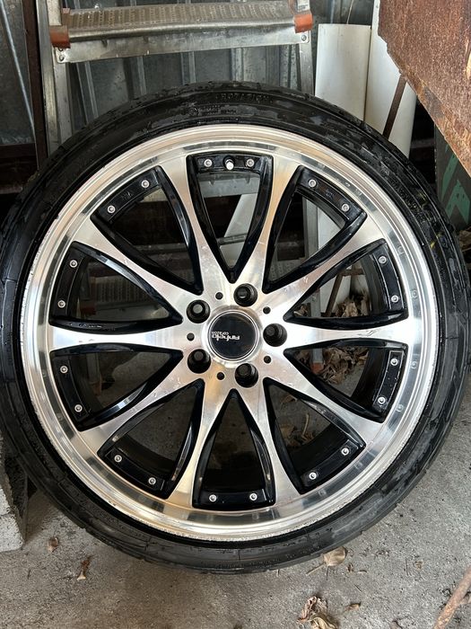 Диски R20 с шинами на Alphard Estima