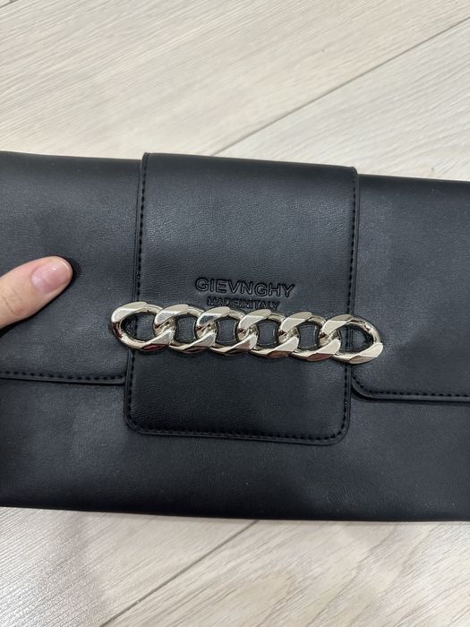 Продам сумку клатч