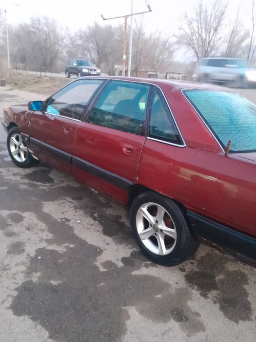 Продам машину ауди 100