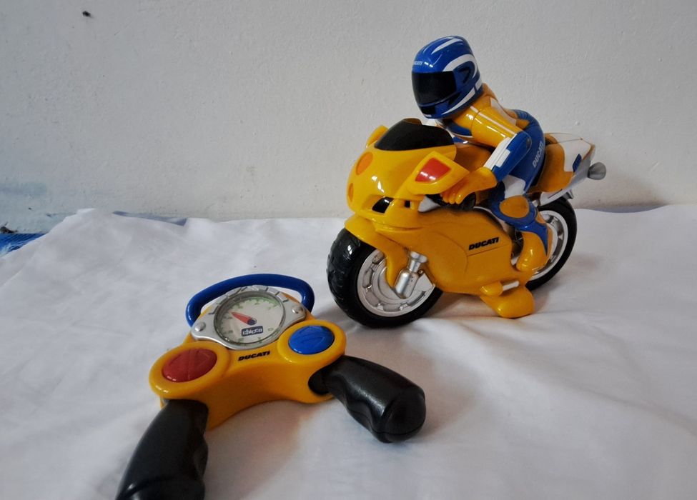 Chicco - Motocicleta Ducati cu Telecomanda