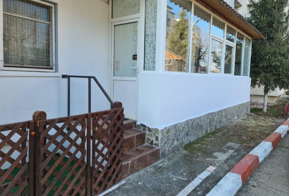 Închiriez apartament 2 camere Regim Hotelier