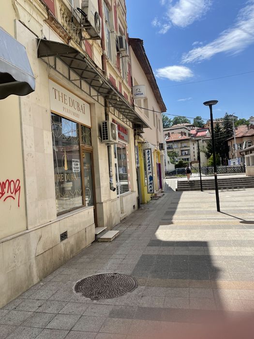 Дава се под наем Магазин в Плевен, Идеален център - 38 кв.м за 484.5 € - Снимка #4