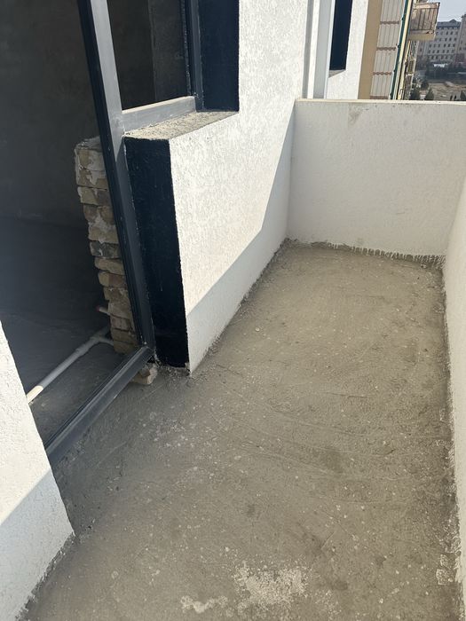 7 mikro rayonda 2 xonali kvartira sotiladi