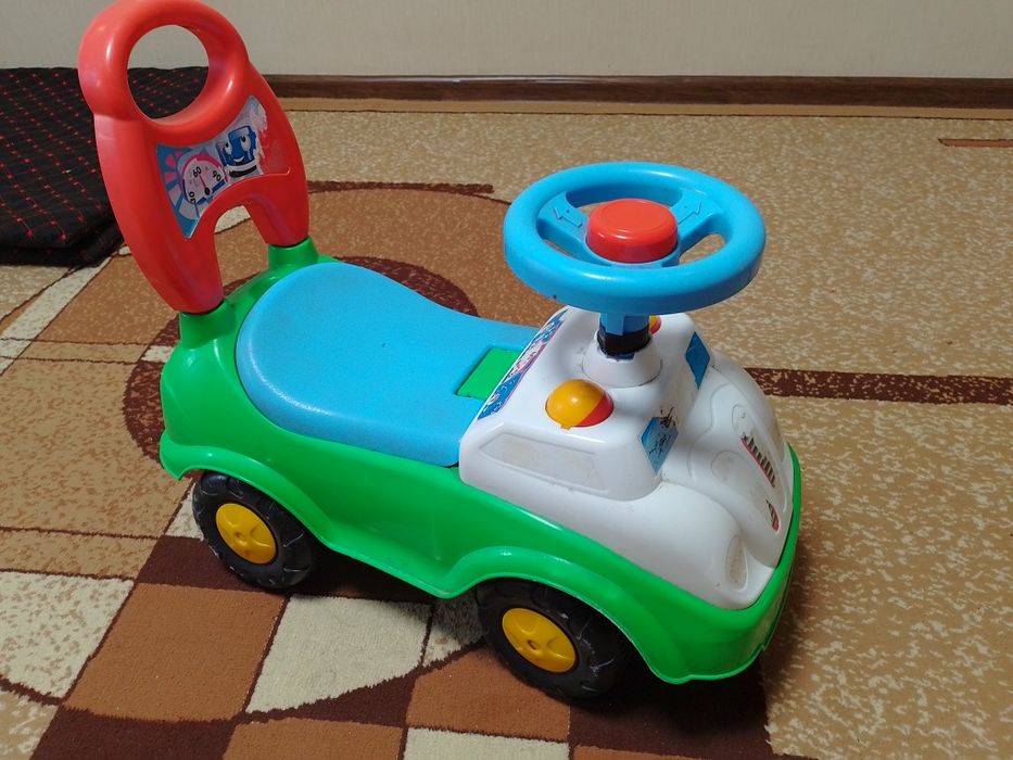Машинка детская  б/у