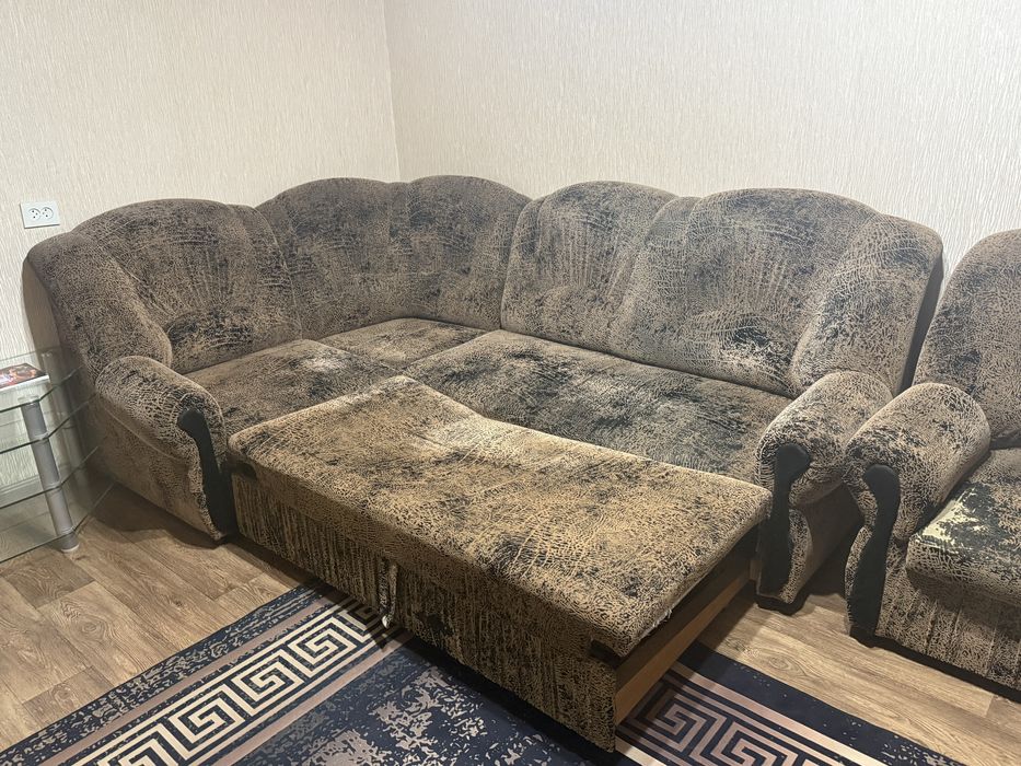 Продам диван дешево