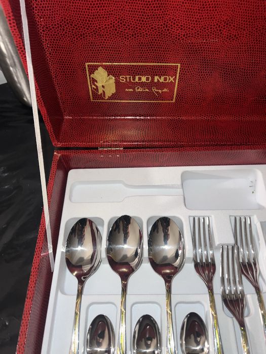 Set Tacamuri linguri furculiti placate cu aur 24 k
