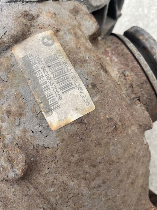 Диференциал бмв/bmw e90 e91 330d бмв е90 е91 е92 330д 325д ръчка 2.35