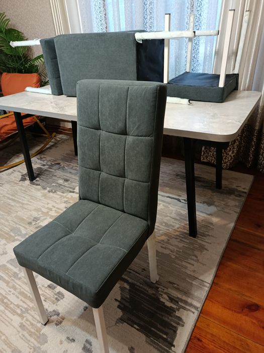 Стол и 8стульев новые