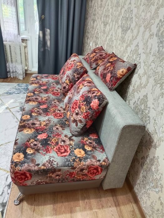 Продам диван в хорошем состяние