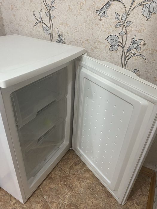 Продам морозильную камеру