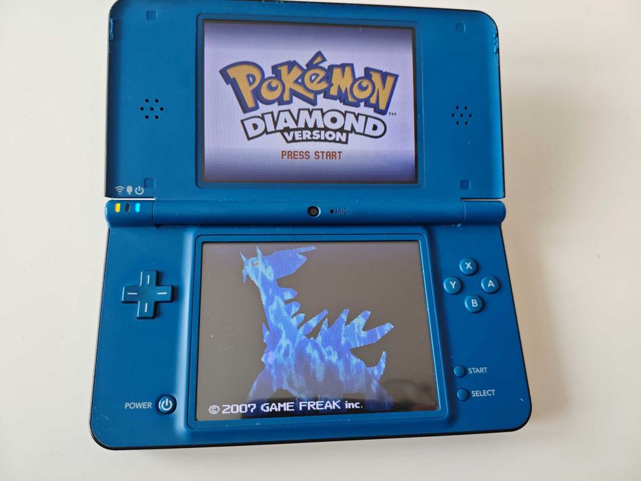 Nintendo DSi XL - качени много игри