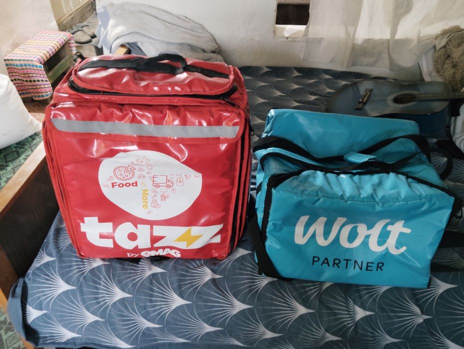 Vând genți livrare Tazz & Wolt – 100 lei/bucata