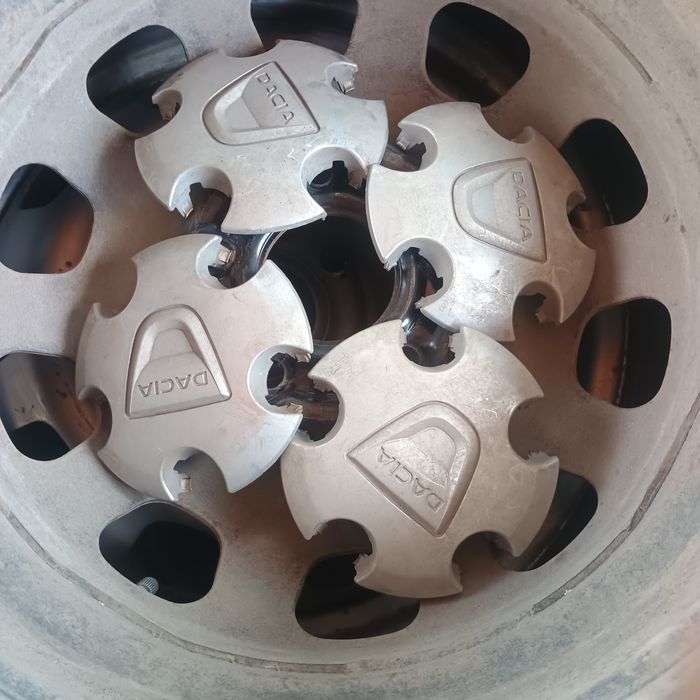 Дачия дъстър, гуми, джанти, 215 65 16