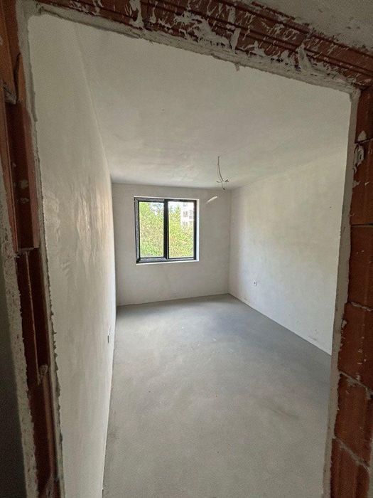 Тристаен за продажба в кв. Триъгълника