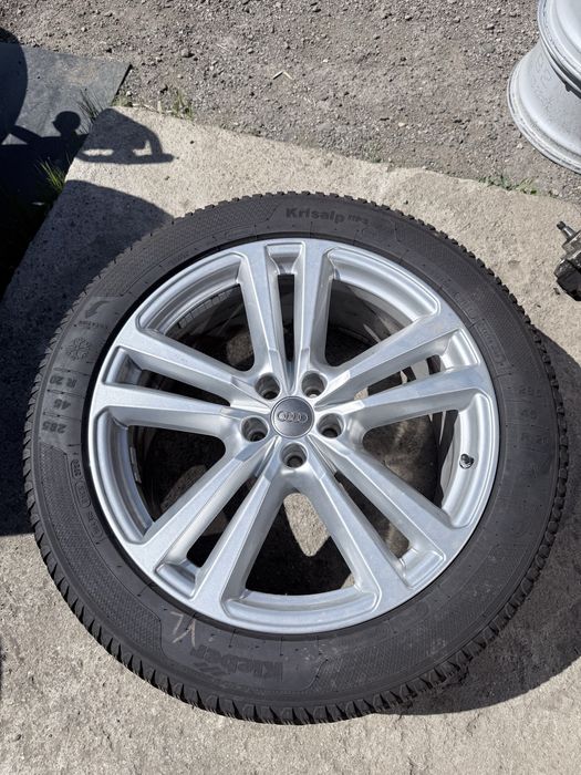 Комплект гуми с джанти audi Q7