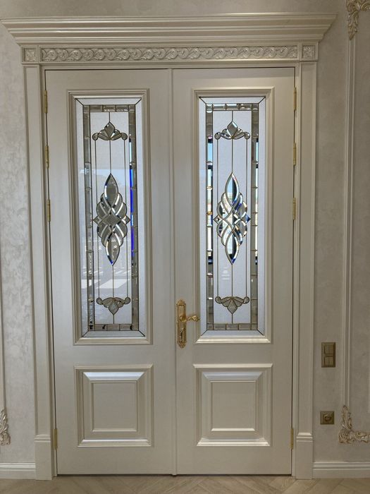 Межкомнатные МДФ двери. Неоклассика. Двери с стеклом